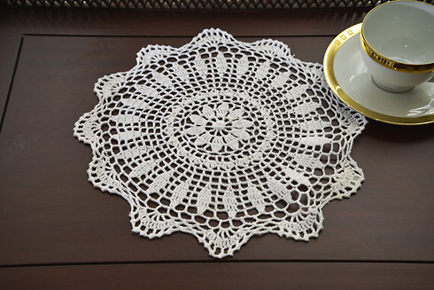 crochet round doily. 12" round. white color. 4 pieces pack